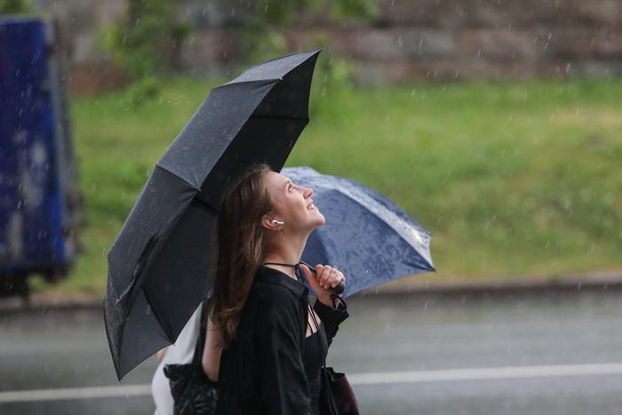 Москву в воскресенье ждут переменные грозы с дождями и прогрев воздуха в городе до 24 градусов тепла