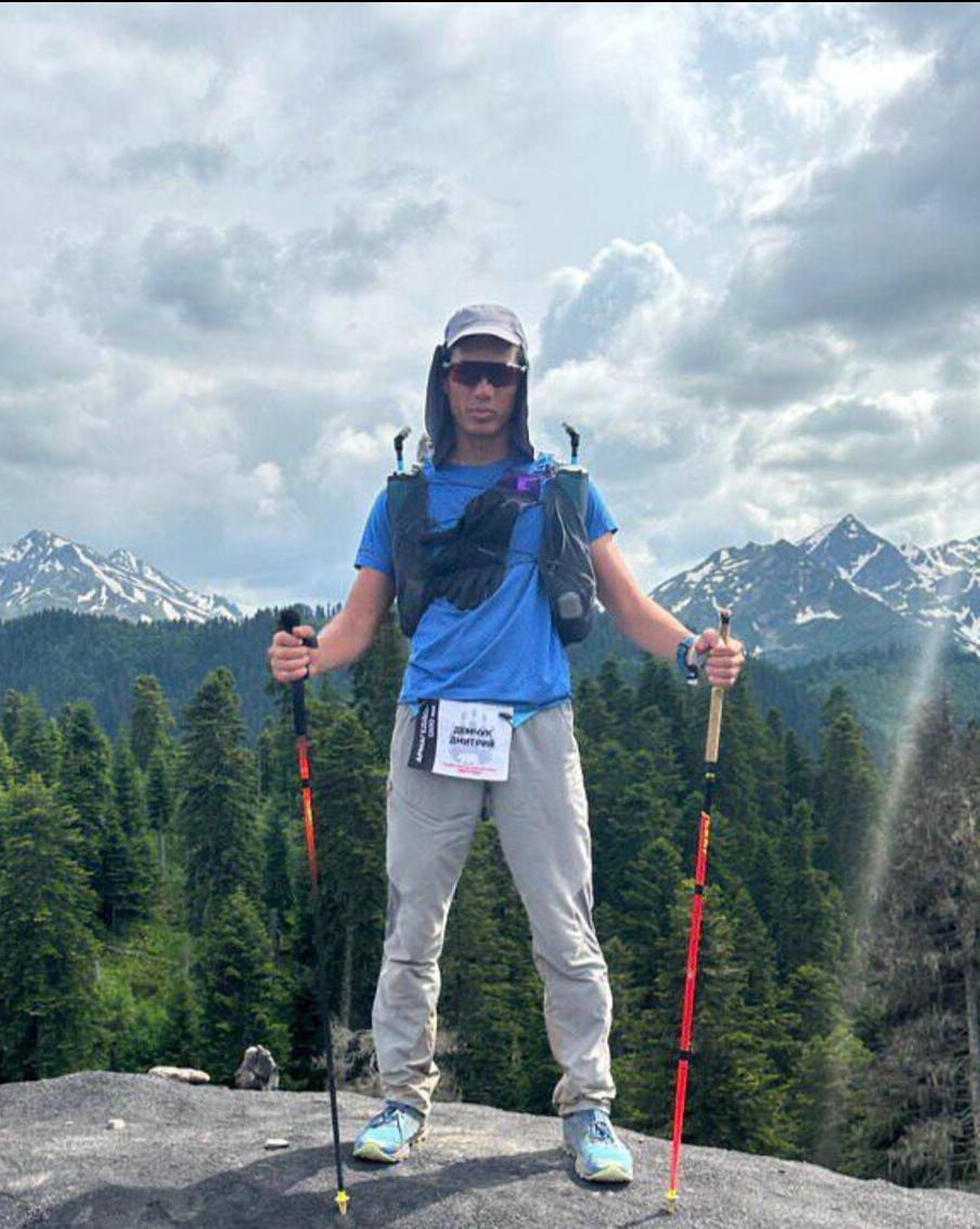 "На Эльбрусе меня прямо в шапку ударила молния": Он пробежал от Каспийского моря до Чёрного