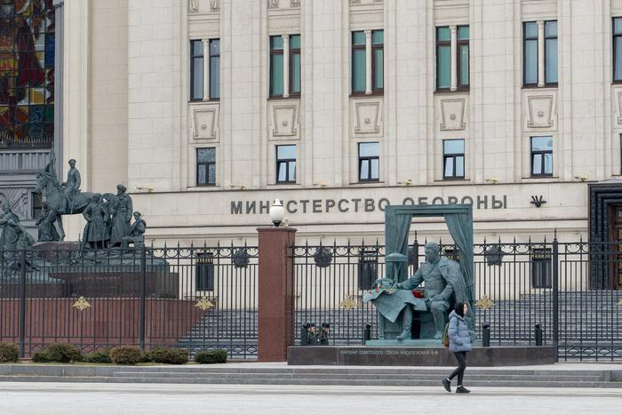 Экс-главу вещевого управления МО арестовали по делу о получении взятки