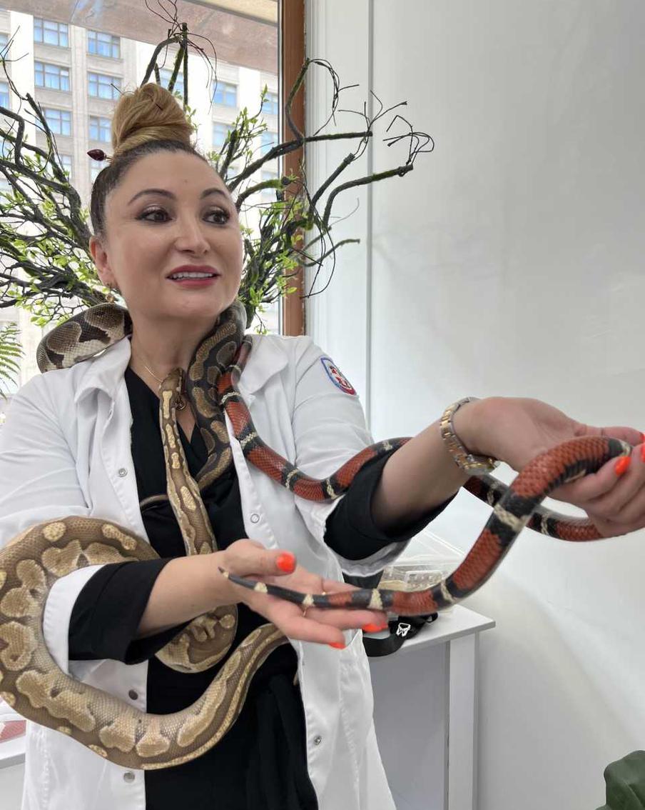 Невролог, рефлексотерапевт Марият Мухина уверена: змеи обладают целебной силой.