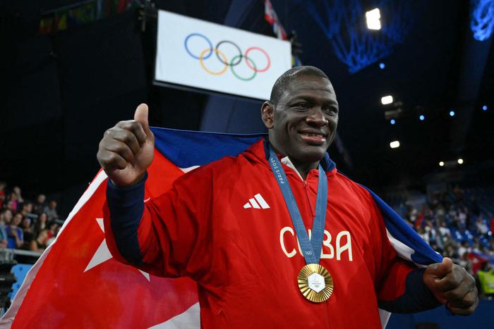 Как российский борец Хасан Бароев однажды побеждал Михаина Лопеса, ставшего 5-кратным олимпийским чемпионом