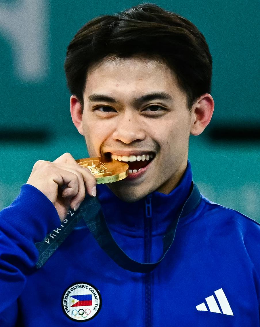 Колоноскопия, живая корова, красивый номер телефона: самые странные подарки триумфаторам Олимпиад