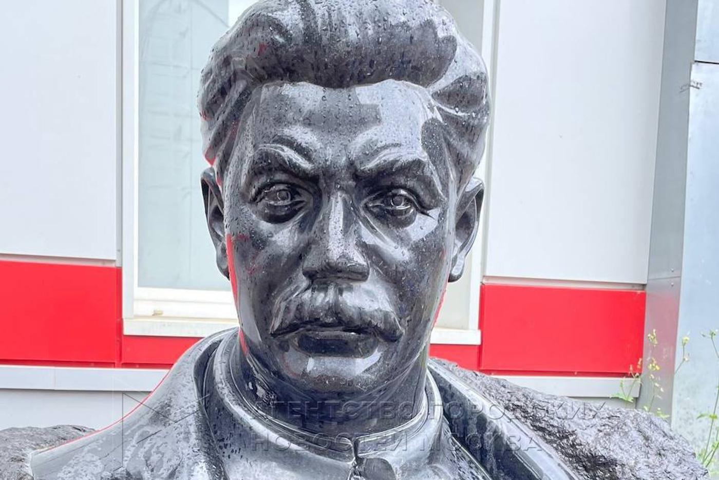 Под землёй у Белорусского вокзала нашли то ли Горького, то ли Сталина