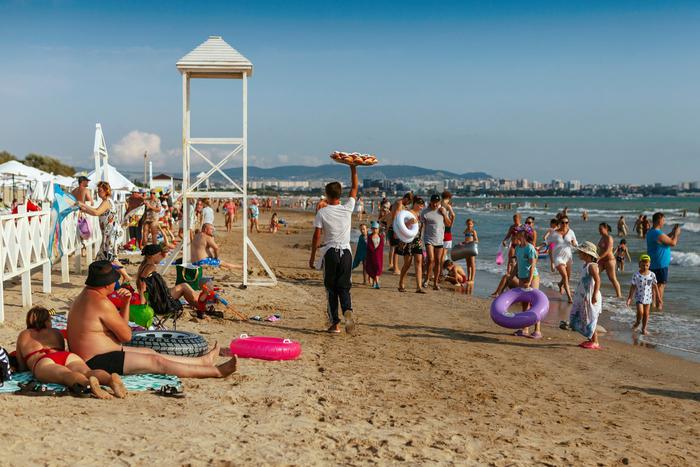 Застрявшим в Анапе отдыхающим предложили вернуться на машинах