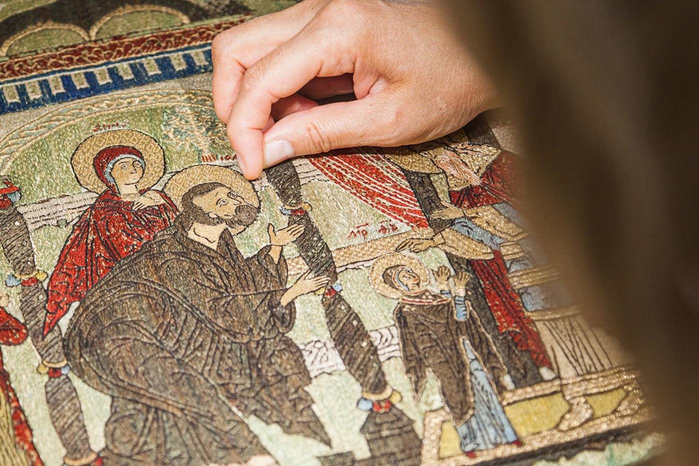 Живопись нитью и жемчугом: какое отношение к вышивке имеет Андрей Рублёв