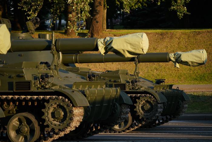 Белоруссия в качестве реакции на украинские провокации перебрасывает на границу двух стран свои танки