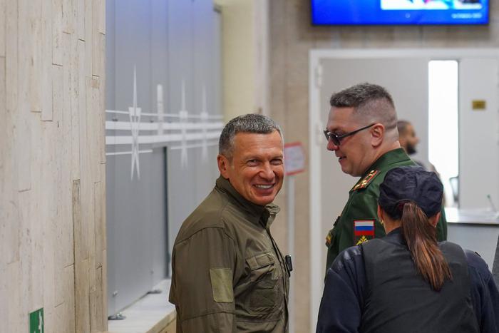 Владимир Соловьев встретился с контрактниками в Едином пункте отбора на военную службу в Москве