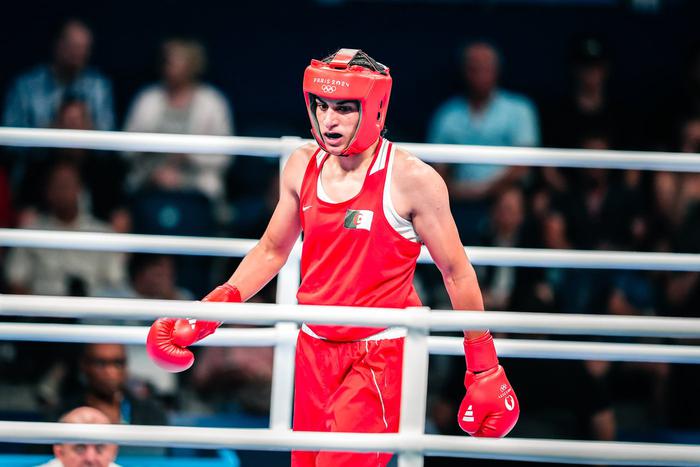 Провалившая гендерный тест боксёрша Хелиф подала иск против Маска и Роулинг