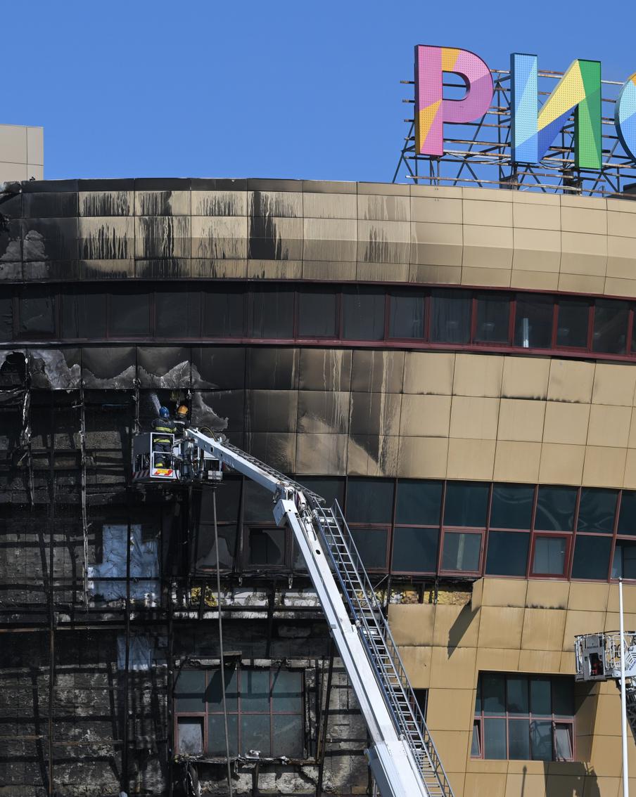 МЧС: пожар по фасаду ТРЦ "РИО" в Москве локализовали на 200 квадратных метрах