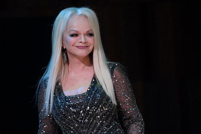 Сможет ли Лариса Долина вернуть квартиру? Какие российские звёзды пострадали от мошенников