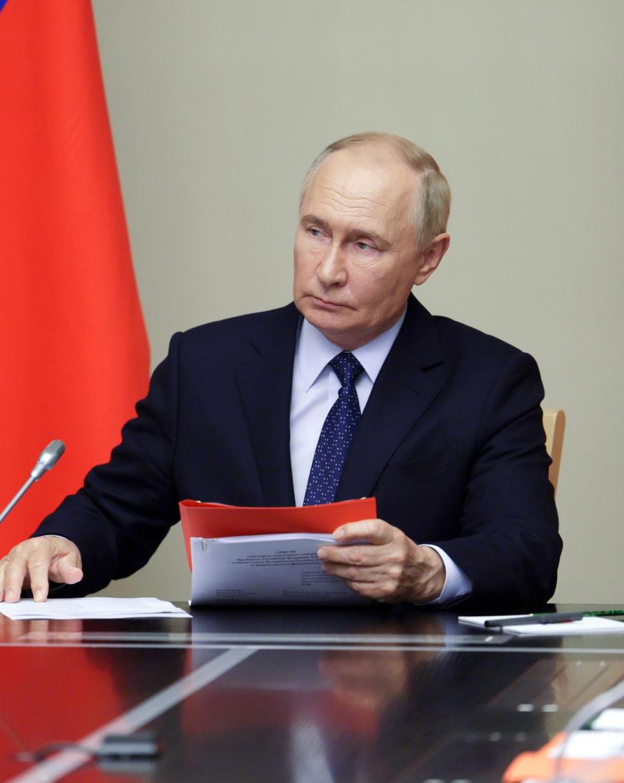 Путин предложил Совбезу обсудить технические решения, применяемые в СВО