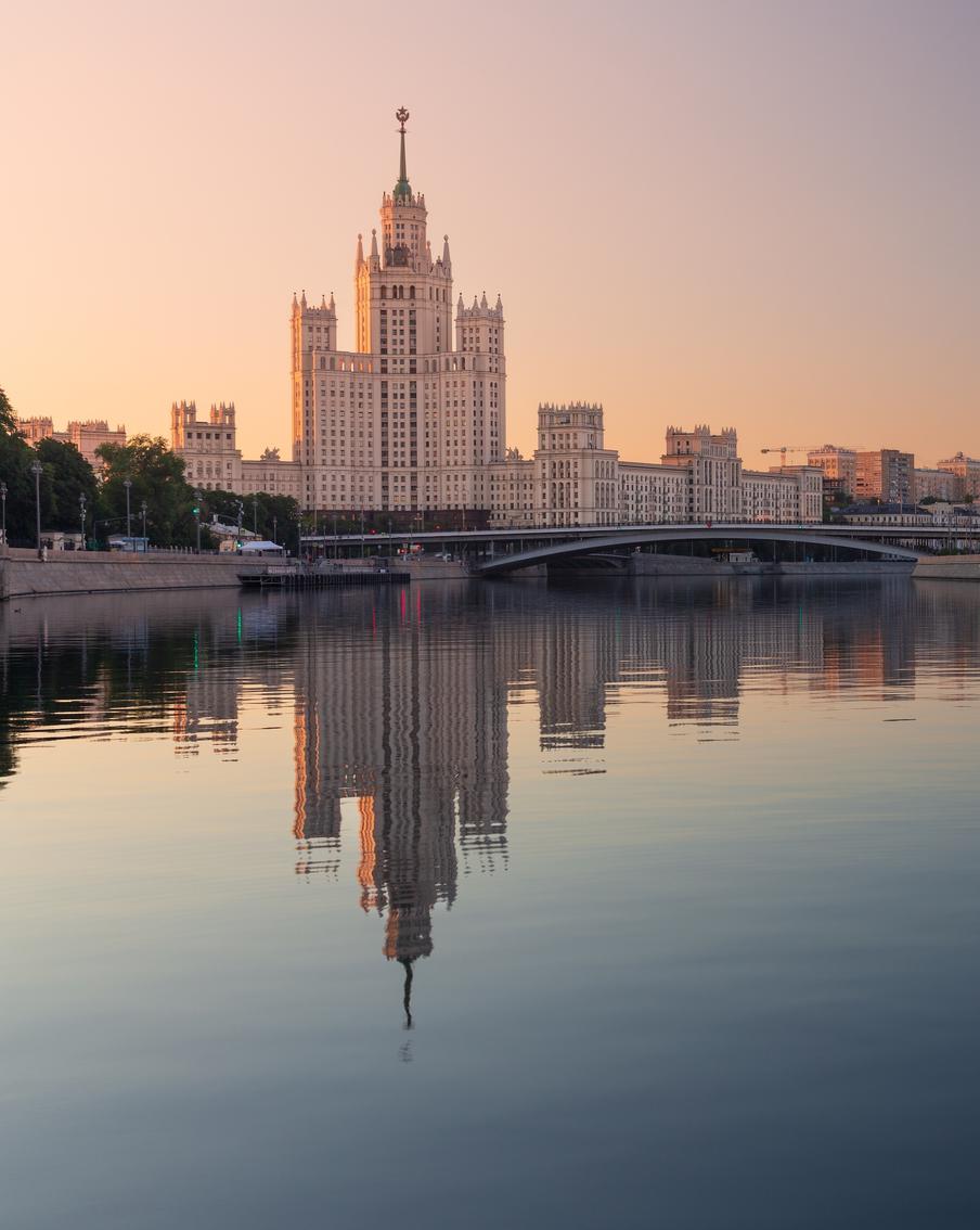 Эксперт назвал районы Москвы с самыми дорогими и дешёвыми квартирами