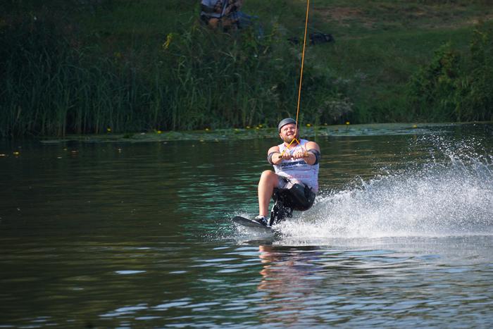 Вейкбордисты с ограниченными возможностями покорили москворецкие воды