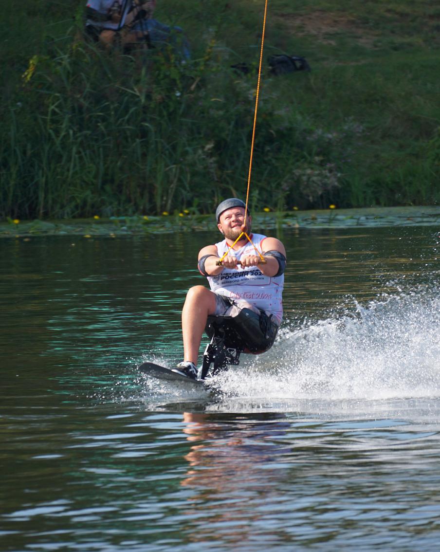 Вейкбордисты с ограниченными возможностями покорили москворецкие воды