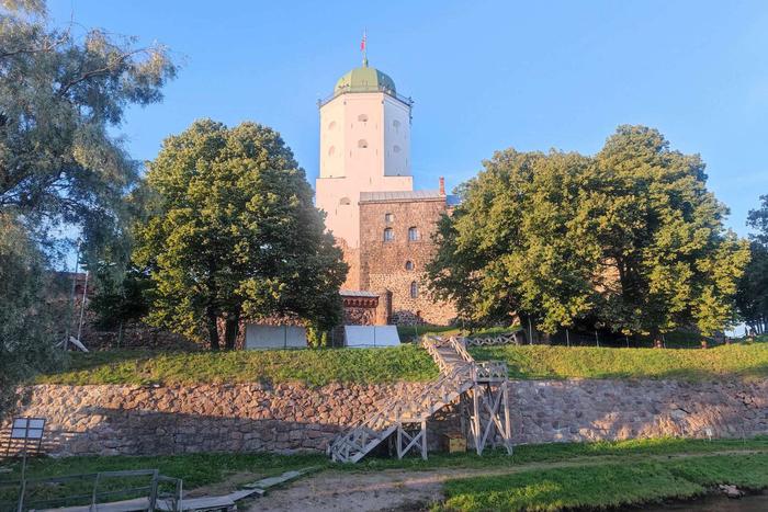 По следам киношников едем в Выборг. Европейский город-крепость не оставит никого равнодушным