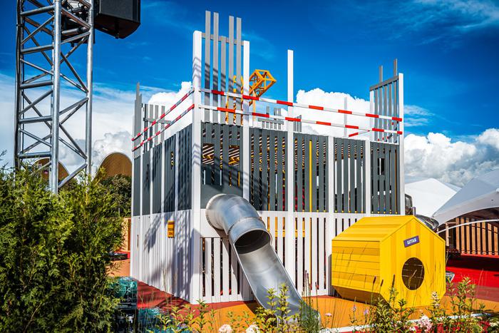 У московских ребят вызвала интерес площадка Градостроительного комплекса столицы "Сам себе строитель"