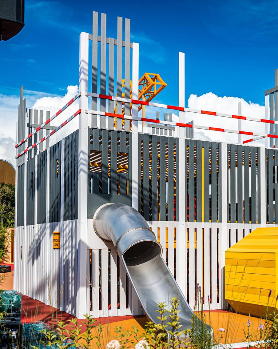 У московских ребят вызвала интерес площадка Градостроительного комплекса столицы "Сам себе строитель"