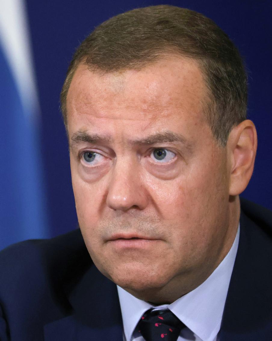 Медведев предупредил об опасности попадания России в "переговорный капкан"