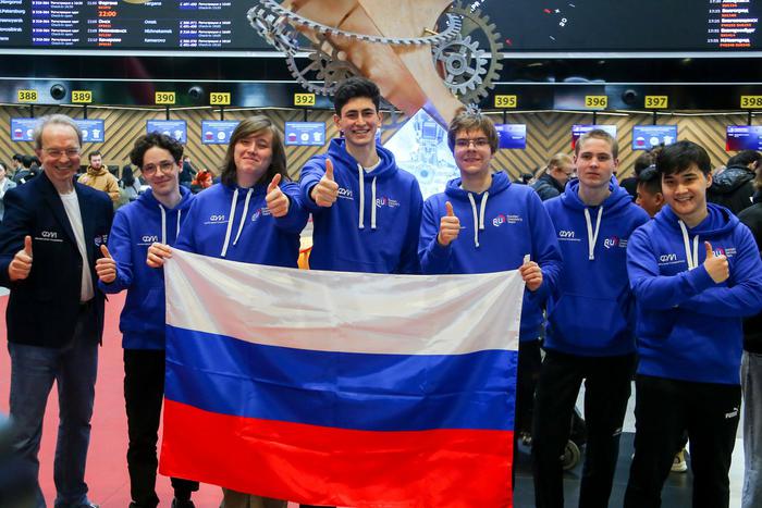 Собянин: московские школьники завоевали 35 медалей на международных олимпиадах