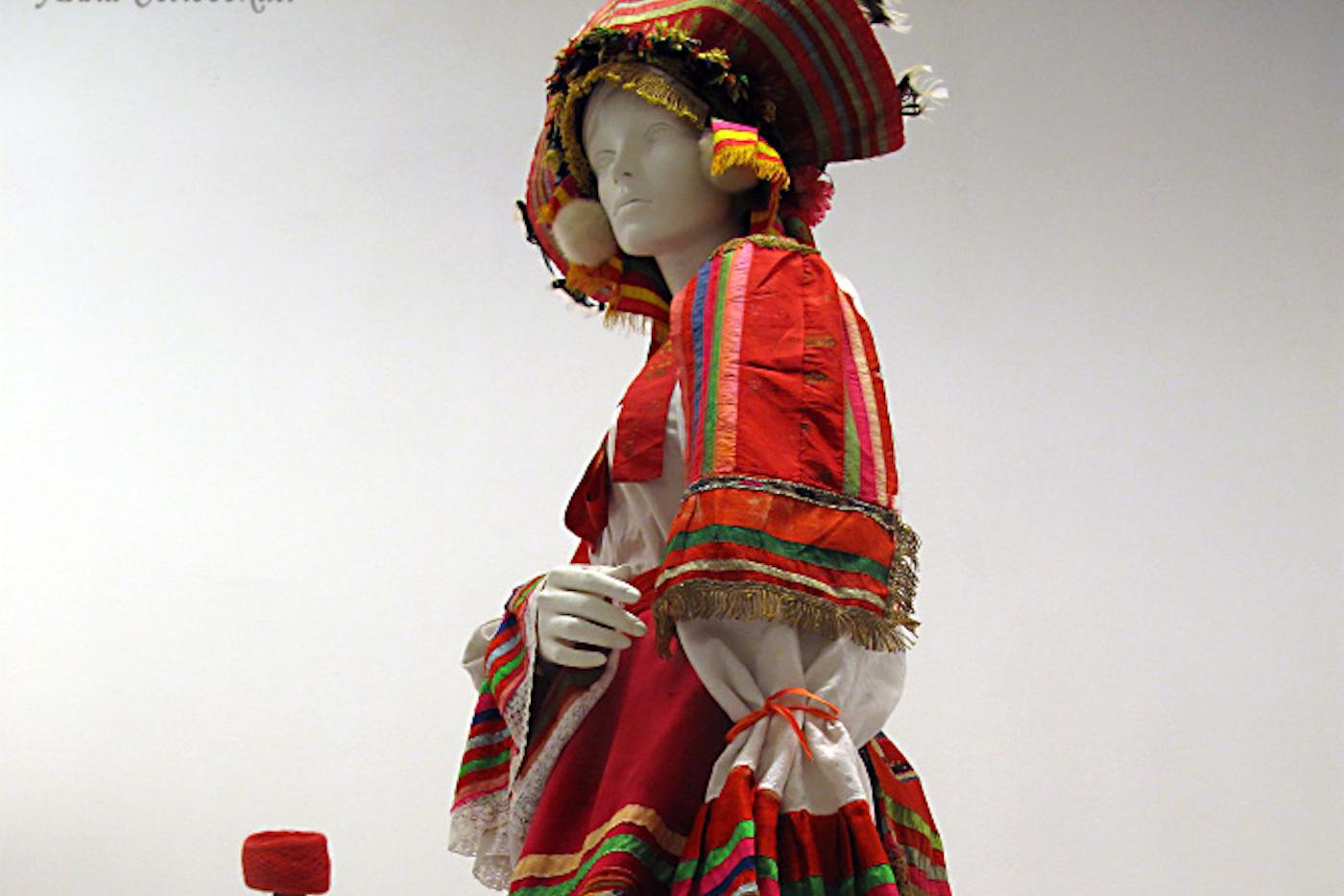 Русские платья в огне не горели и войну пережили: где в Москве можно увидеть уникальные наряды