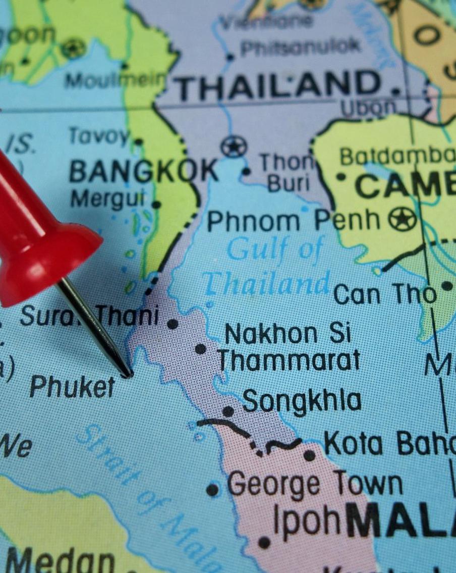 Генконсульство РФ установило личности погибших россиян при оползне на Пхукете