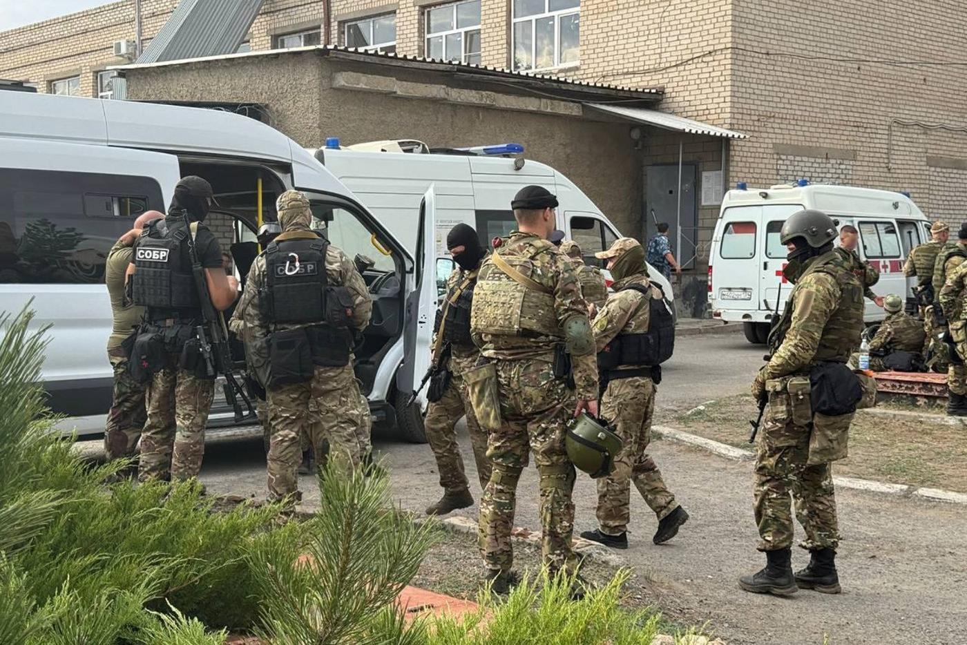В Волгоградской колонии после пятничного захвата заложников проходят допросы