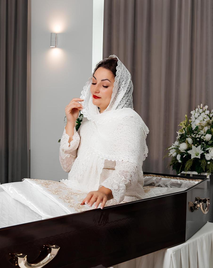 В России возник ажиотаж вокруг "гроботерапии" в ритуальном агентстве