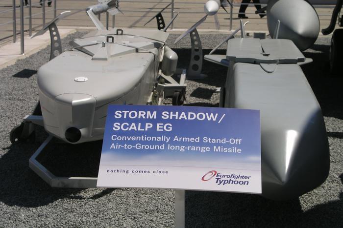 Украинское руководство может использовать удары вглубь России дальнобойным оружием для принуждения страны к миру