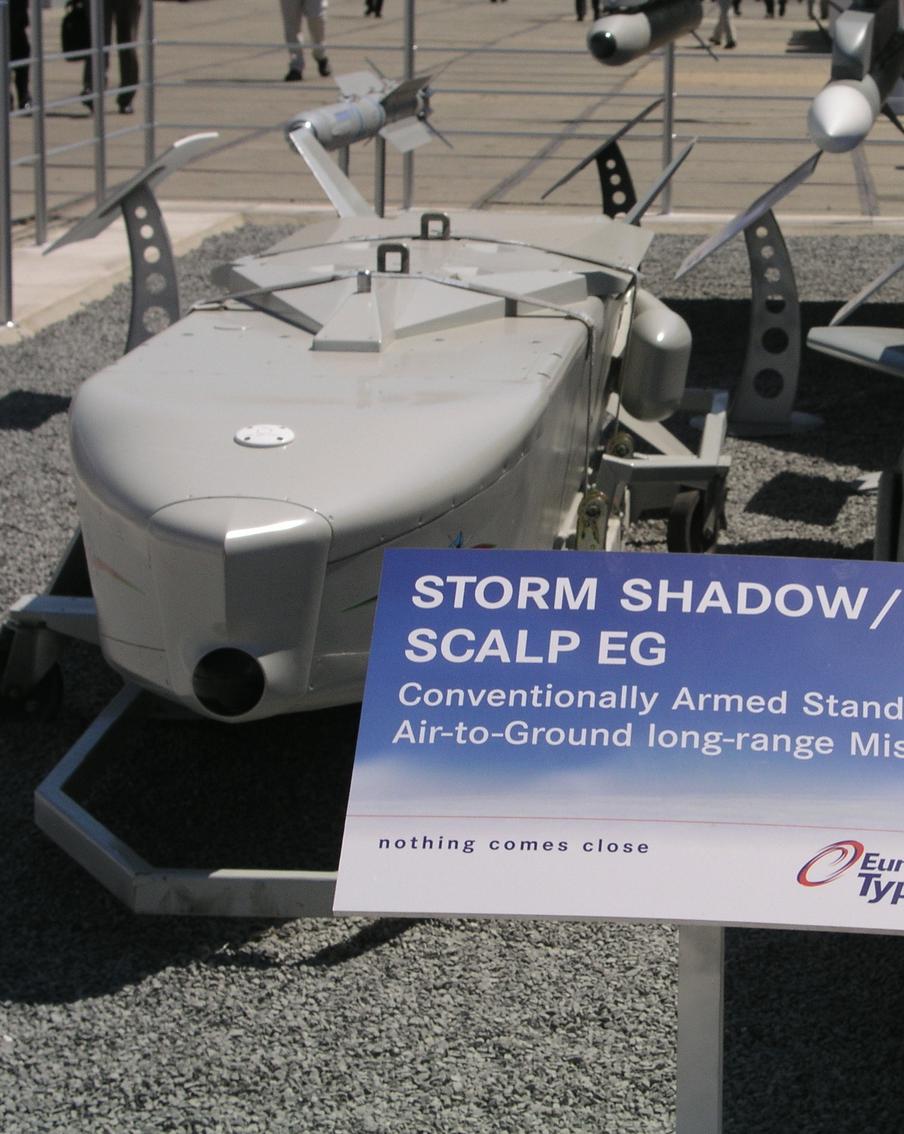 Украинское руководство может использовать удары вглубь России дальнобойным оружием для принуждения страны к миру