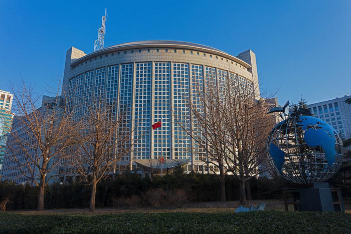 Китайский МИД заявил, что США должны отказаться от политики давления на страну в вопросах украинского кризиса