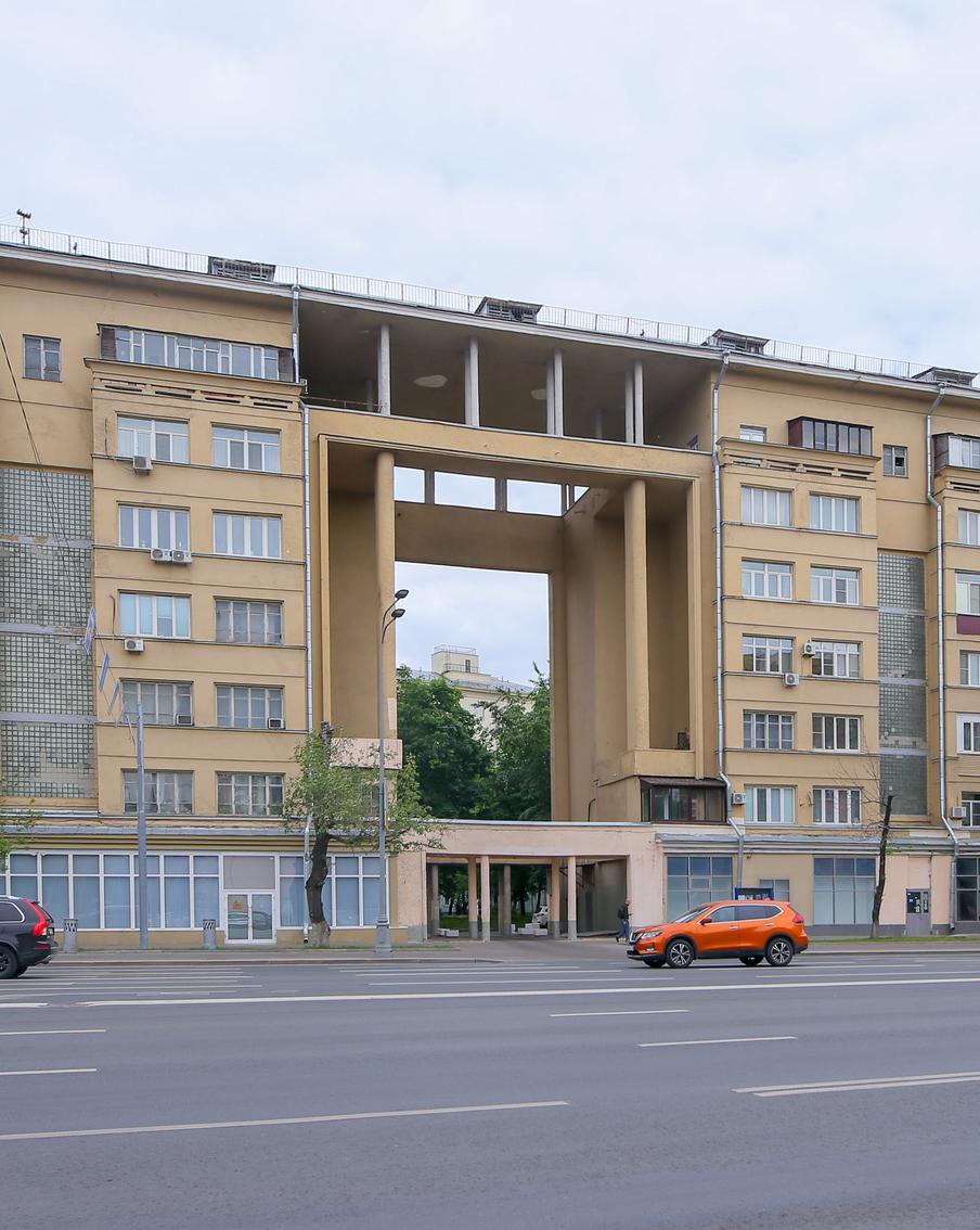 Арка манит москвичей вернуться домой: изучили творение легендарного архитектора Игнатия Милиниса