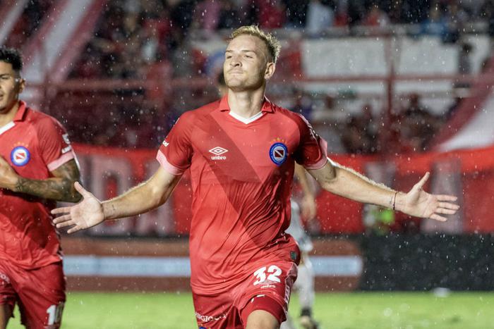 "Зенит" нашёл альтернативу Соболеву в родном клубе Диего Марадоны