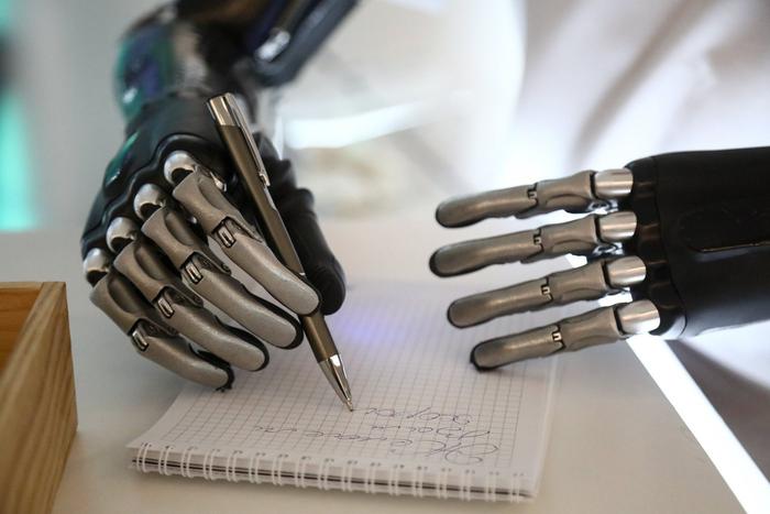 Собянин: Нацпроект помог на 20% увеличить выпуск бионических протезов