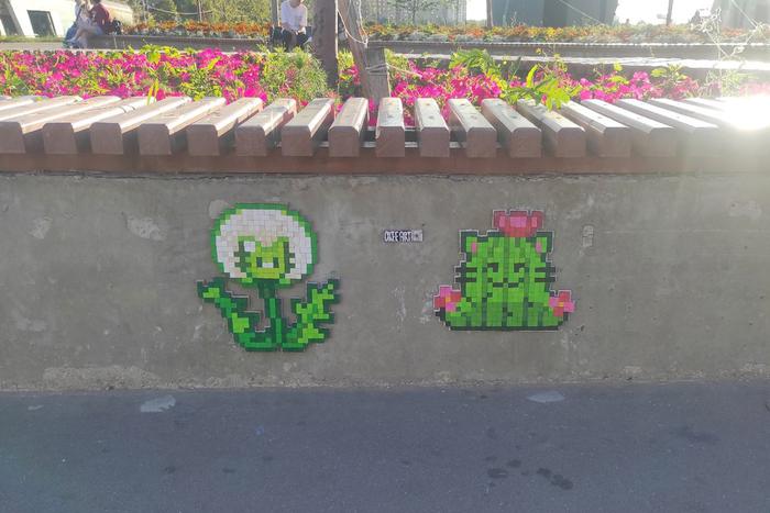 В Москве появился свой Бэнкси: художник хочет создать пиксель-квест по городу