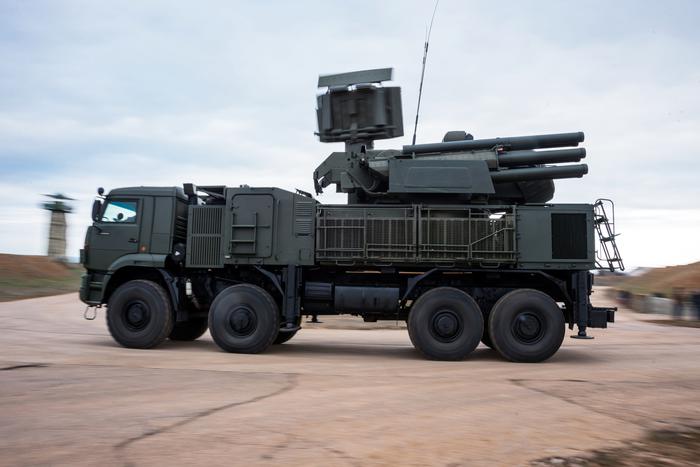 Силы ПВО за ночь уничтожили шесть беспилотников ВСУ над тремя регионами