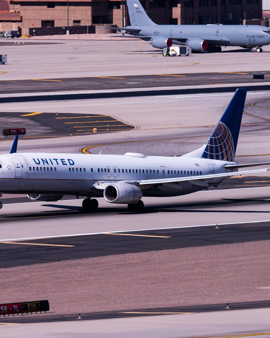 На рейсе из Мексики в США пассажиры получили травмы