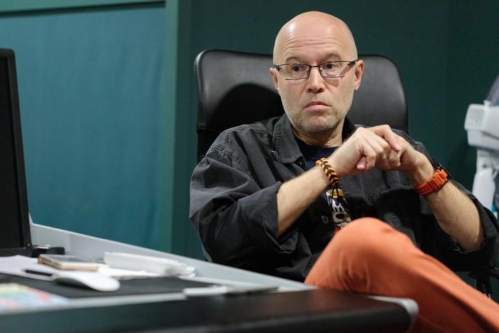 Константин Бронзит: "Озвучил Многоножку, потому что мы с ней похожи". Известный аниматор рассказал о создании мультфильма "Лунтик. Возвращение домой"