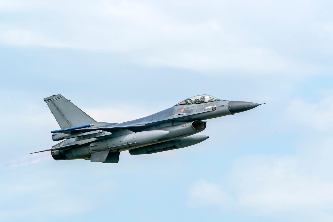 Депутат Рады Безуглая: истребитель F-16 сбили из украинского ЗРК Patriot