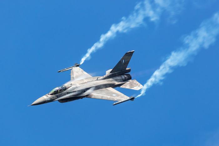 Эксперт предположил, что могло привести к крушению американского истребителя F-16 на Украине
