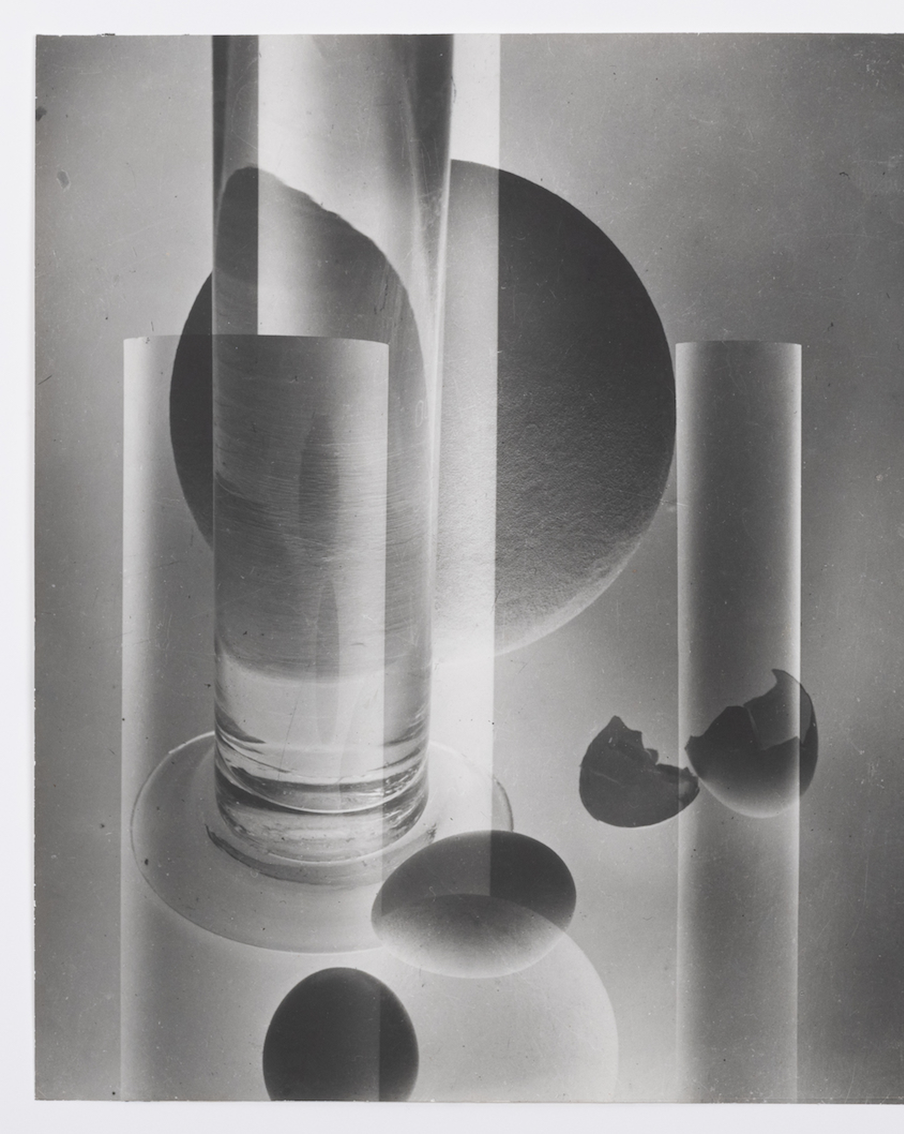 Из серии Sklo.1979. Фотобумага, серебряно-желатиновая фотопечать.Из коллекции семьи автора.