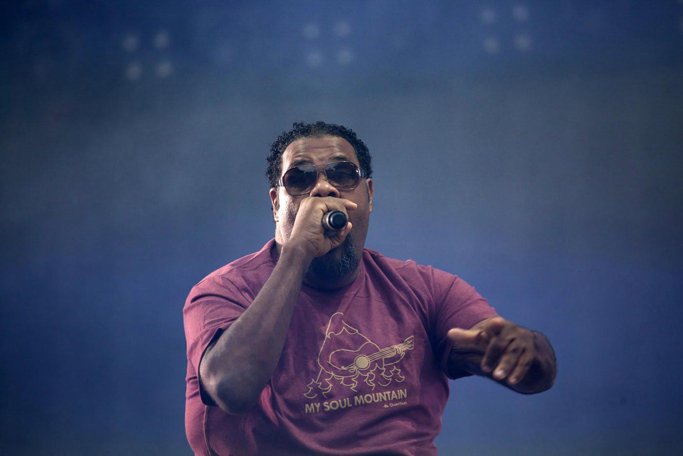 Легендарный рэпер Fatman Scoop потерял сознание на концерте и вскоре умер