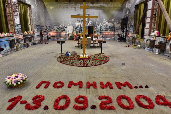 Участник штурма бесланской школы рассказал подробности первоначального плана освобождения удерживаемых заложников