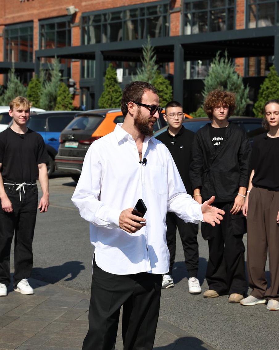 Купите дыню: московские школьники начали учебный год, торгуя на рынке