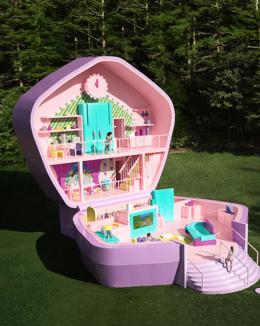 В честь дня рождения кукольного домика туристов пригласили пожить в его огромной копии