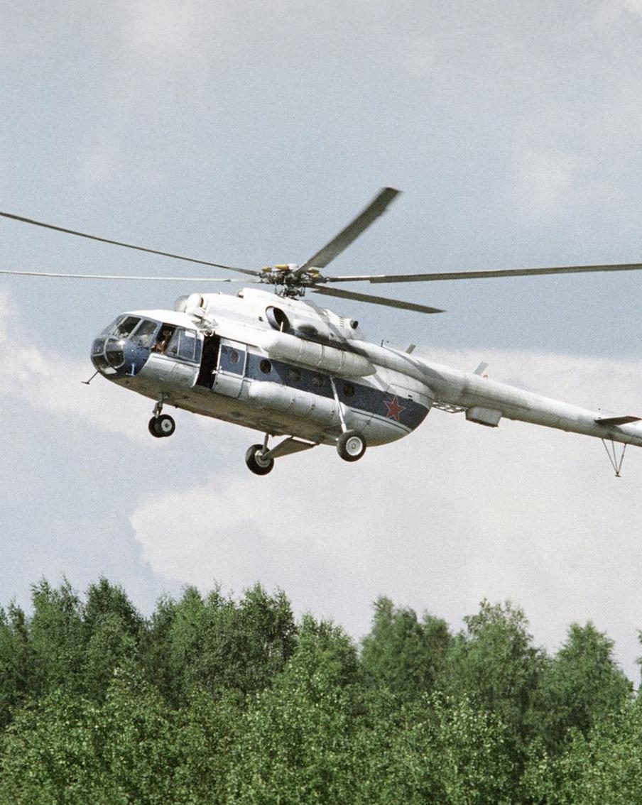 Вертолёт Ми-8 перестал выходить на связь на границе с Бурятией