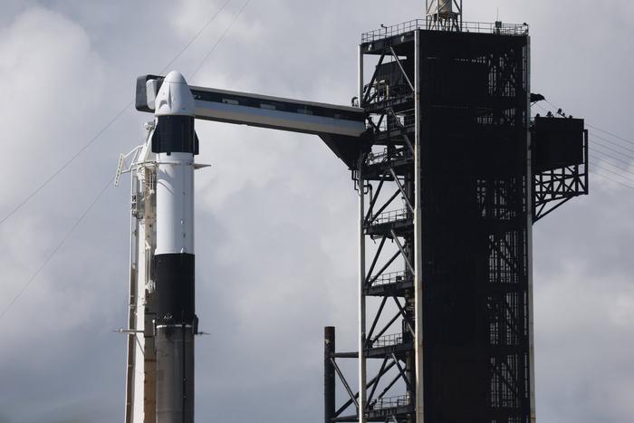 Американская космическая компания SpaceX проведёт исторический коммерческий запуск астронавтов