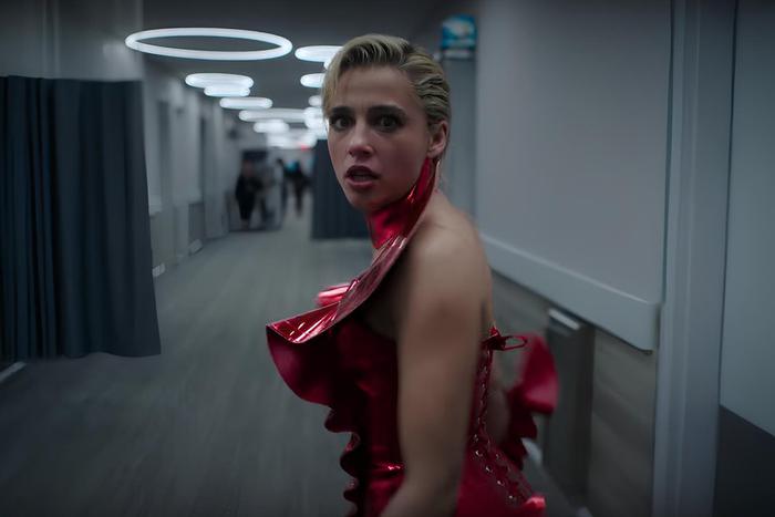 Второй трейлер хоррора "Улыбка 2": проклятье продолжает преследовать несчастных