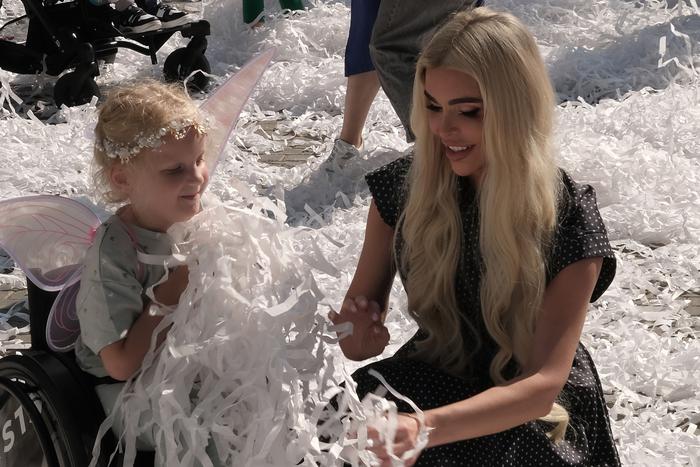 Телеведущая Алиса Лобанова провела праздник для детского хосписа в Подмосковье