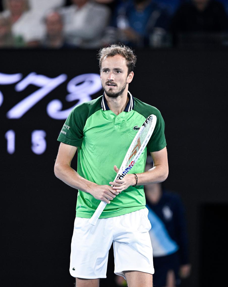 Даниил Медведев проиграл Яннику Синнеру в четвертьфинале US Open