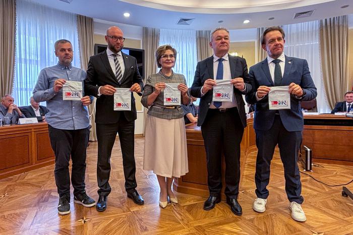 В Московской городской избирательной комиссии разделили ключ расшифрования результатов дистанционного электронного голосования (ДЭГ)